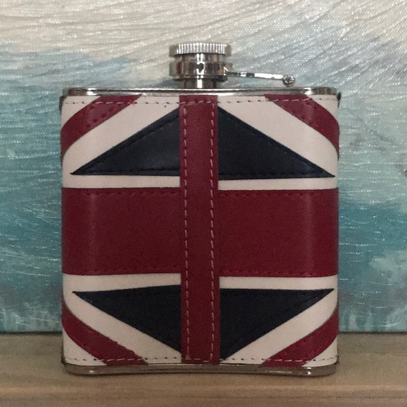 THREE OLIVES London Vodka Flask 6 oz stainless stl - Picture 2 of 5